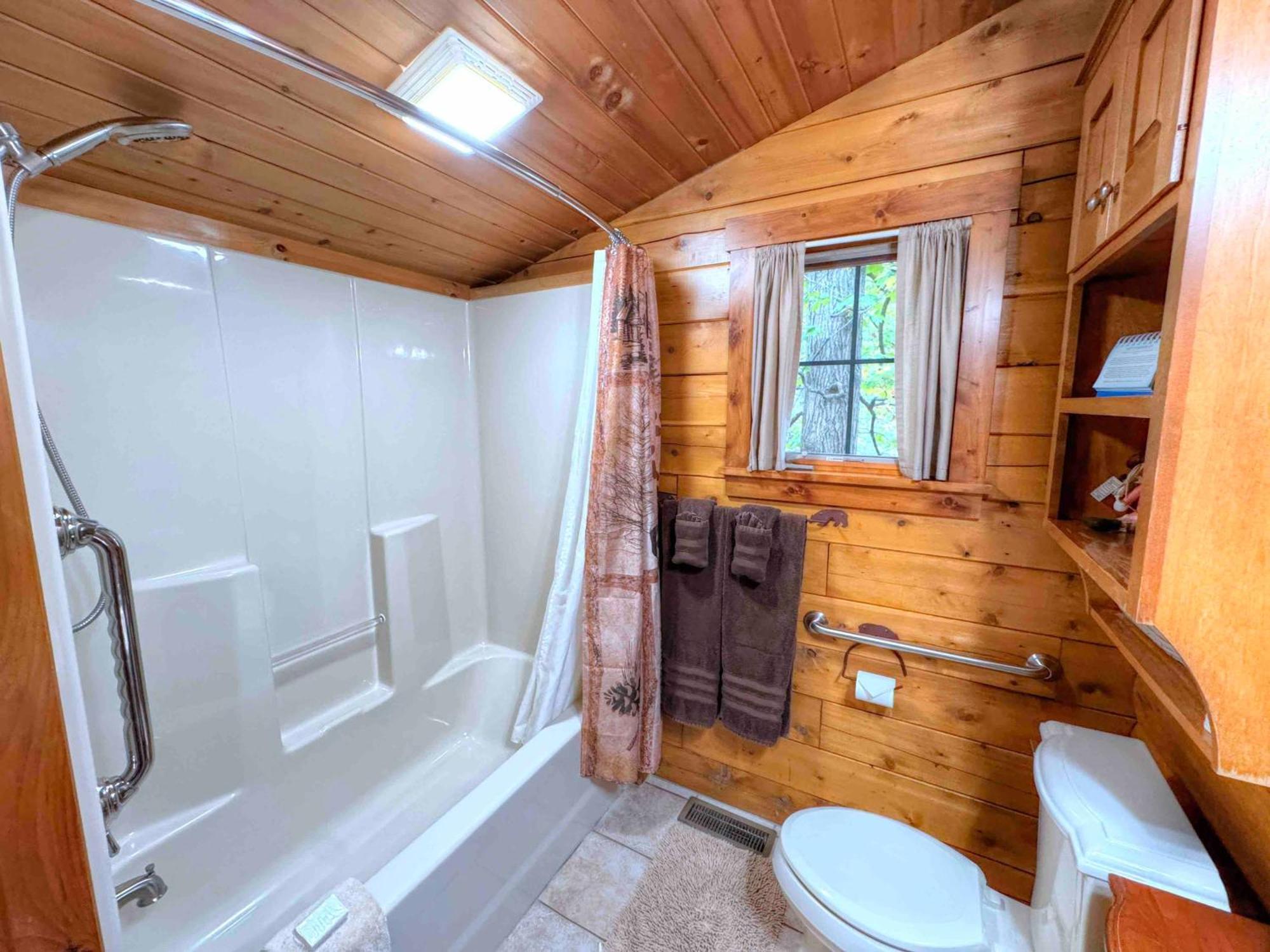 Ferngully Creek Cabins Millersburg Buitenkant foto