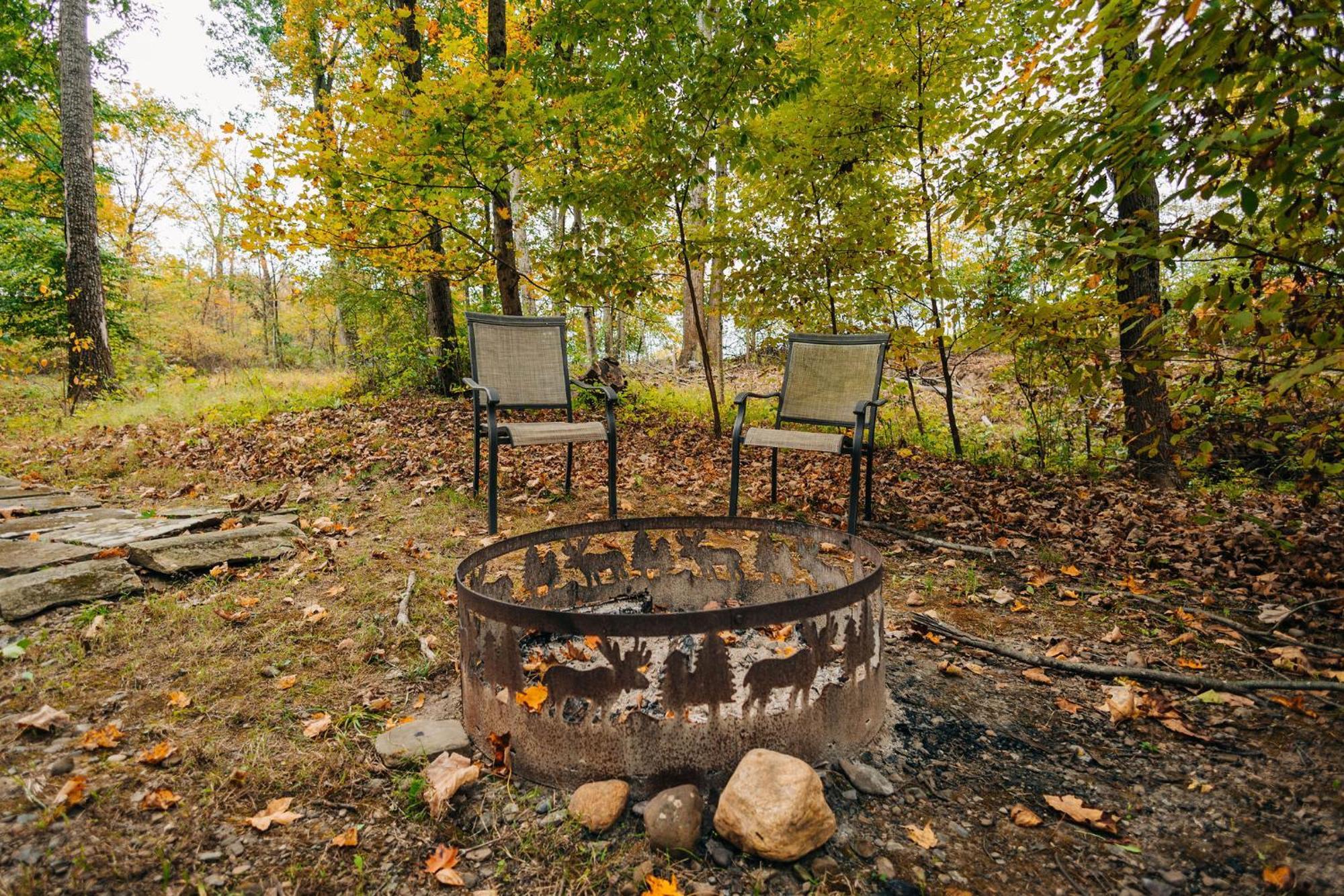 Ferngully Creek Cabins Millersburg Buitenkant foto